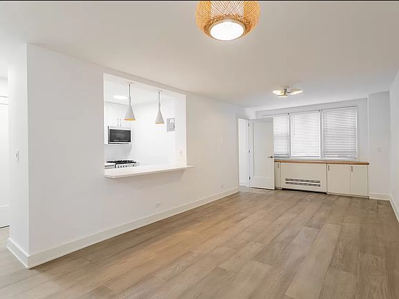 5th image of 215 E 80th St APT 2C