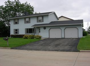 801 Harborview Ct #801, Oshkosh, WI 54901