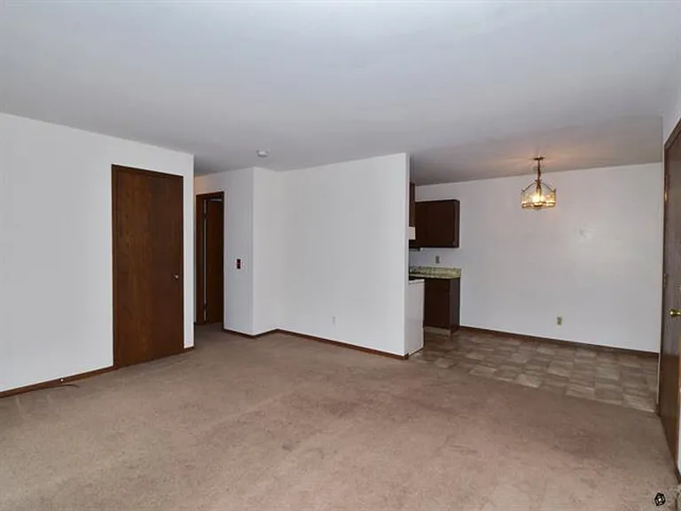 2721 Westview Ct — Photo 5