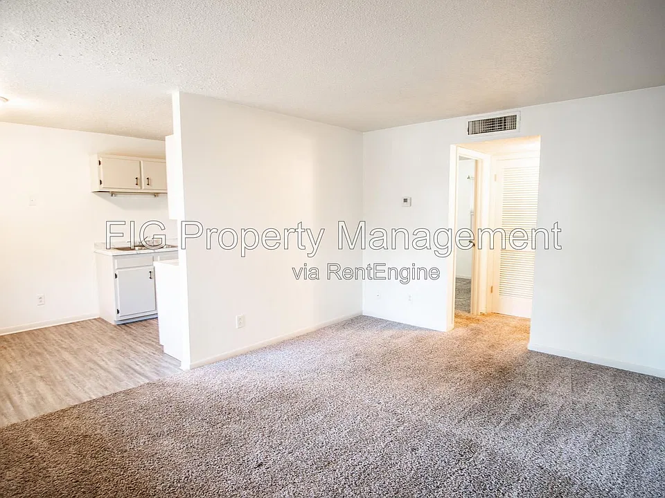 706 E Inskip Dr #11