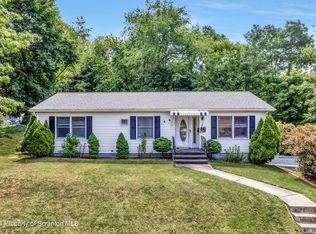 1402 Adams Ave, Dunmore, PA 18509