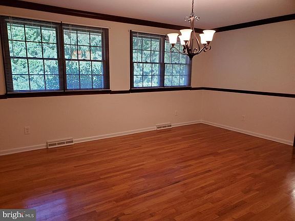 3rd image of 2613 Belaire Dr