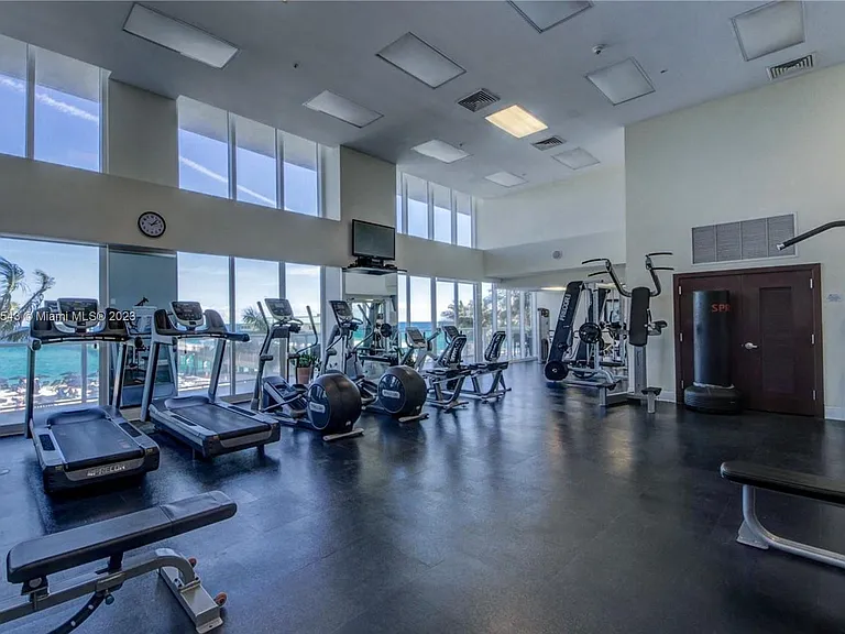 16699 Collins Ave #1705 — Photo 38