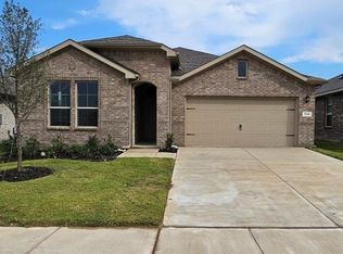 720 Amber Fields Dr, Ponder, TX 76259
