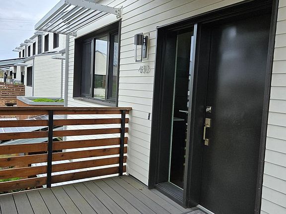 3rd image of 28-48 NE Tillamook St #48D