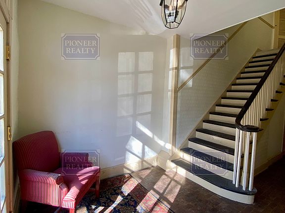 2nd image of 3110 Kensington Ave #11574380