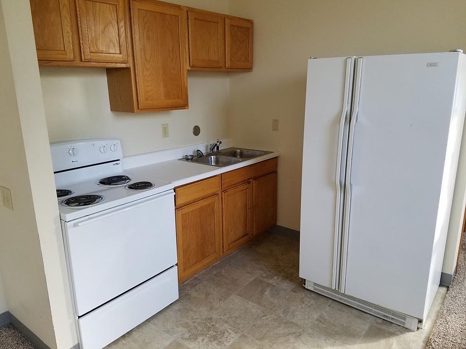 1st image of 527 Monona St APT 102
