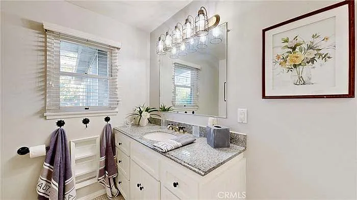 439 Stanford Dr — Photo 9