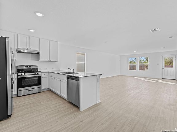 3rd image of 3626 Greensfield Way