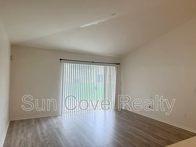 24927 Siena Dr — Photo 2
