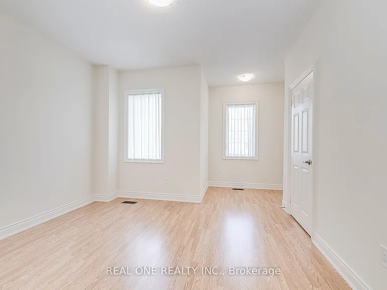 134 Goodwin Cres — Photo 36