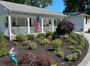 1521 Noyack Rd, Southampton, NY 11968