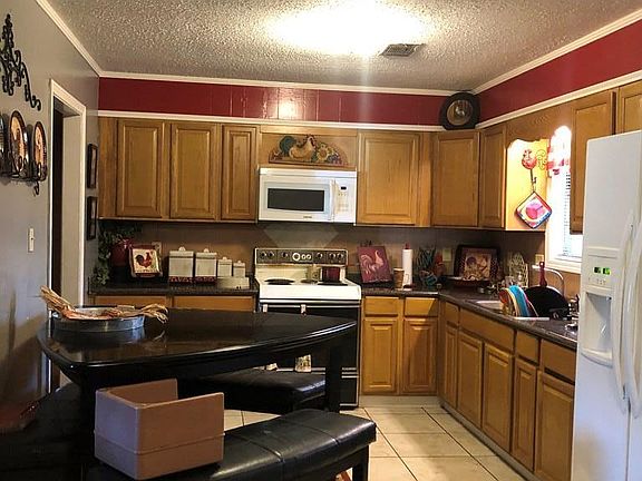 2nd image of 1638 S Pear Ln