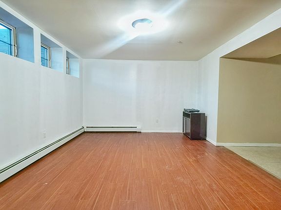 2nd image of 1075 N Railroad Ave #2