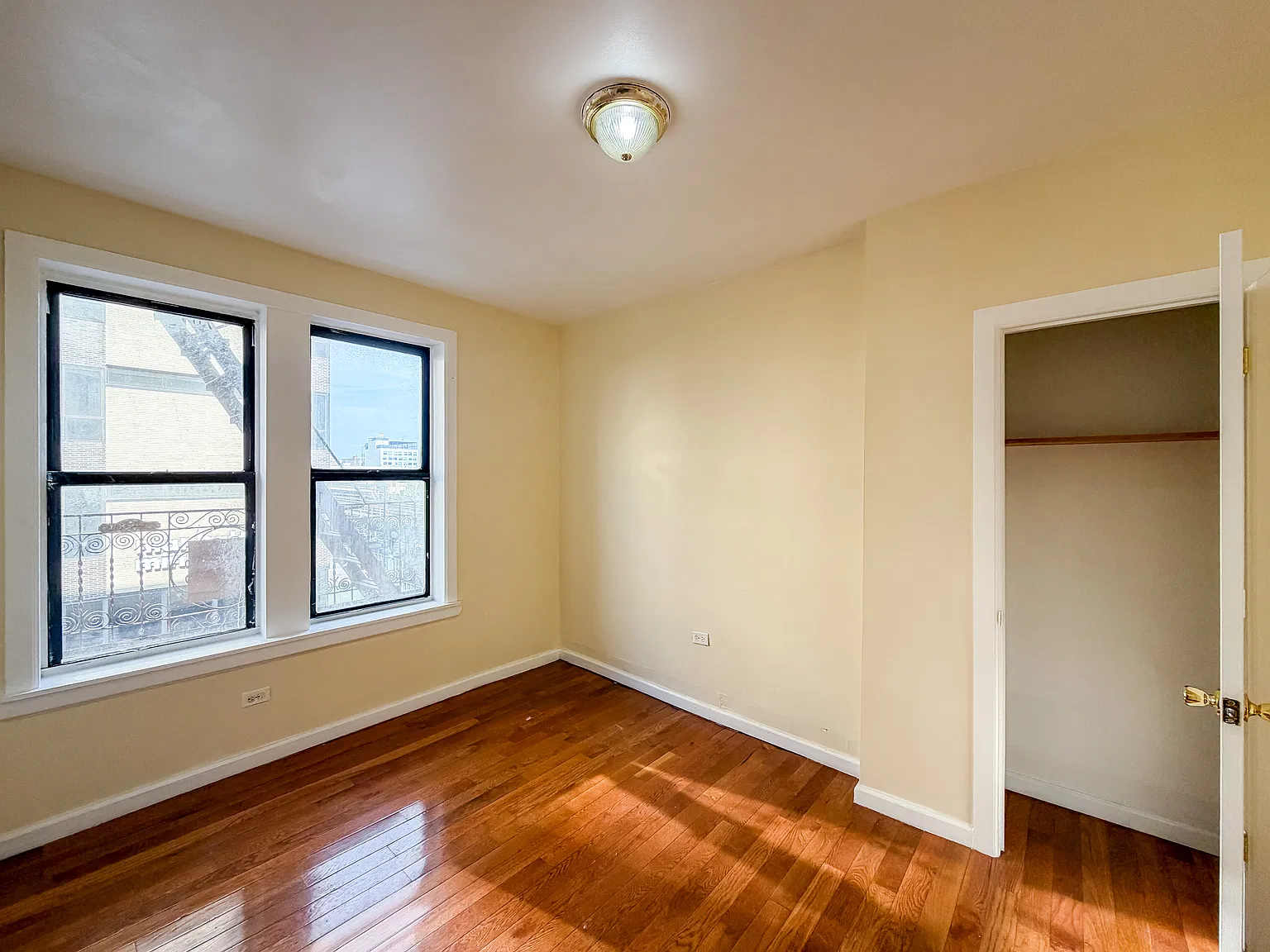 500 West 213th Street — Photo 2