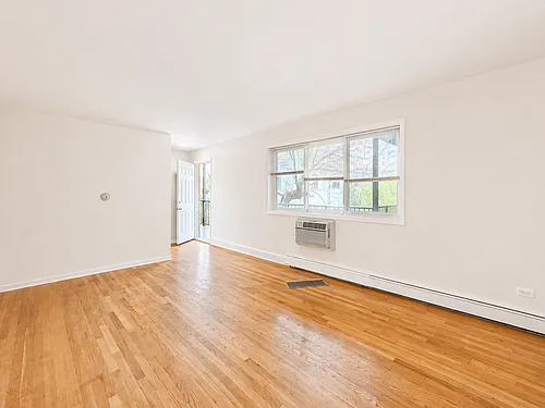1404 W Estes Ave #4B Photo 1