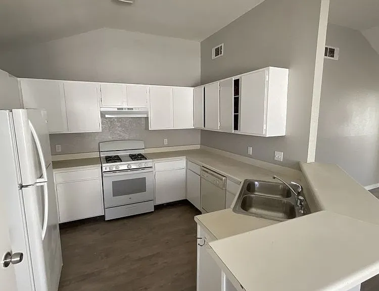 1009 Hyridge St #1009 — Photo 5