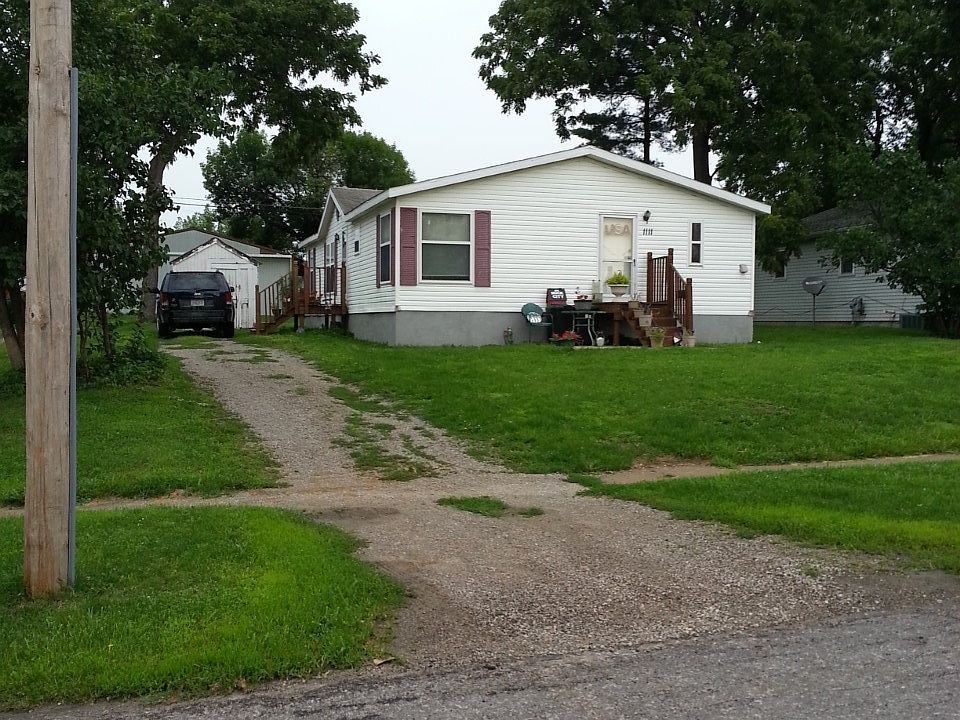 1st image of 1111 2nd Ave W