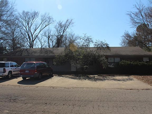 2nd image of 2501 W C St