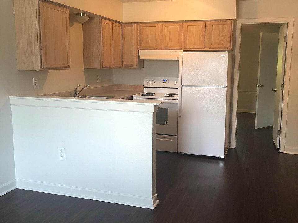 2nd image of 1718 Rutrough Rd SE APT 5
