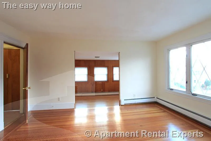 540 Main St — Photo 3
