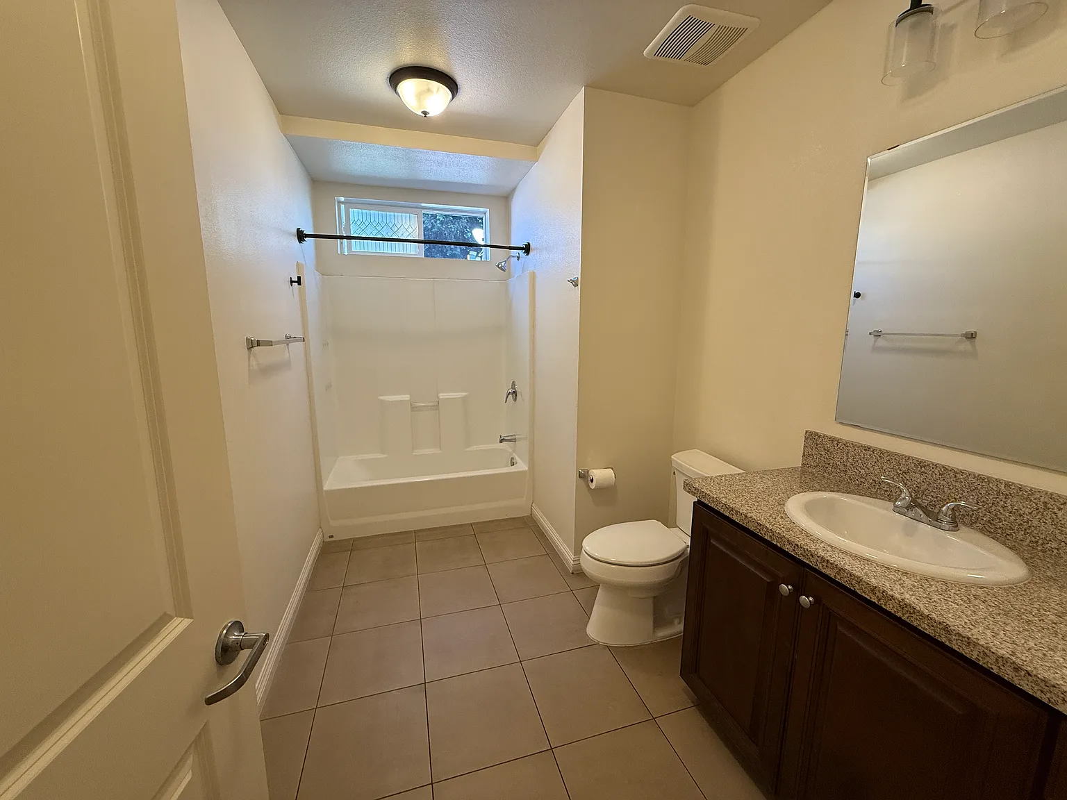 2 bed, 1023 sqft, $2,300 — Photo 3