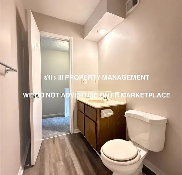 1921 Lawrence Ct — Photo 12
