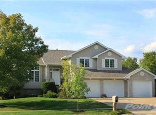 457 Galway Dr, Iowa City, IA