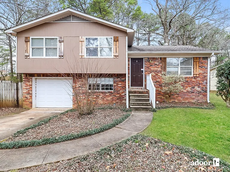 5310 Baggett Dr — Photo 1