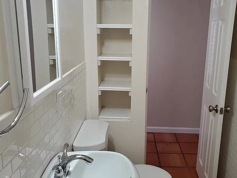 10 Deer Path Ave #3 — Photo 8