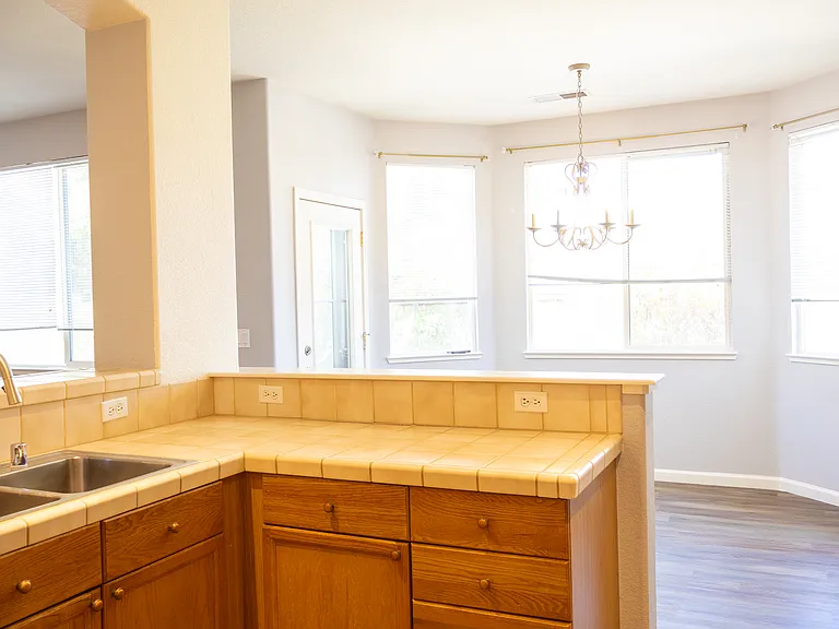 1870 Cliffhanger Dr — Photo 22