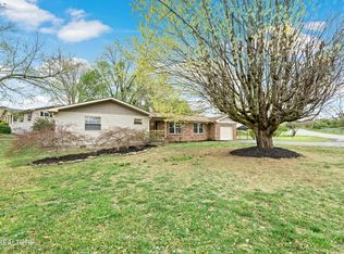 302 Westmoreland Dr, Maryville, TN 37803