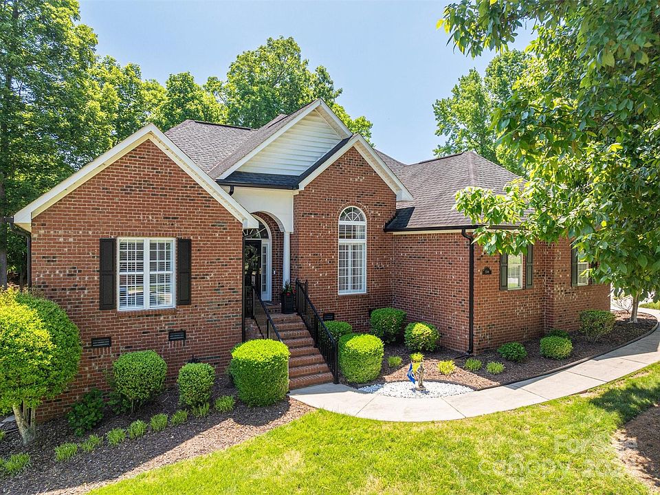 1st image of 2704 Wynewood Ct