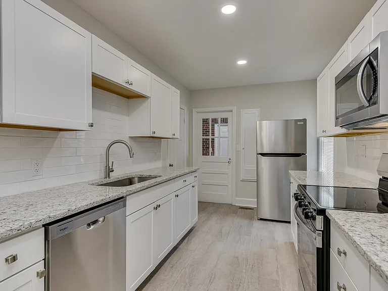 2336 Redwood Dr — Photo 8