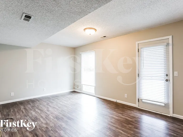 8688 NE 110th St — Photo 13