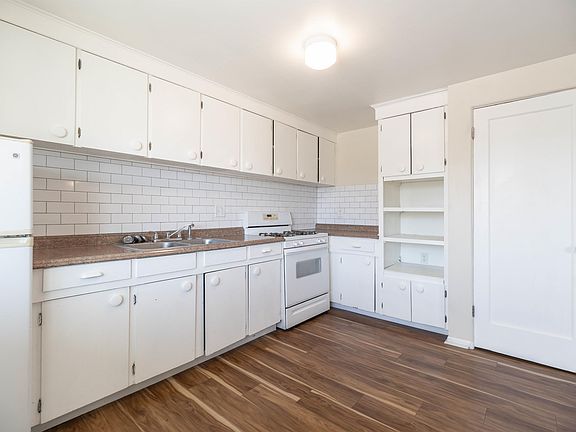 3rd image of 4900 W 8th Ave APT 9
