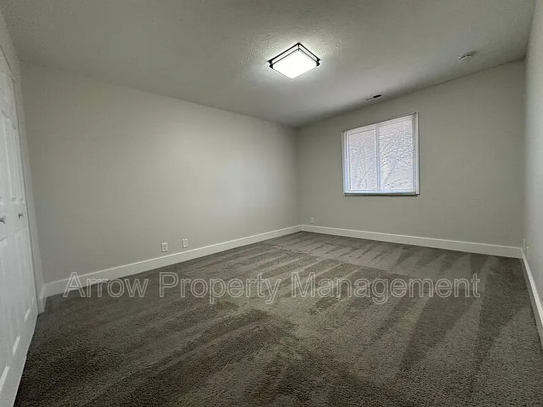 515 W Saunders Ave #20 — Photo 6