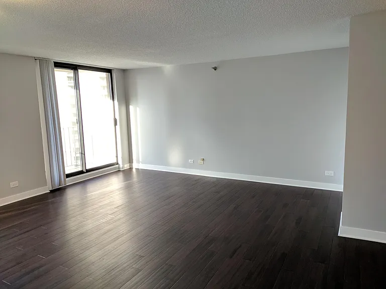 70 W Huron St #12 — Photo 7