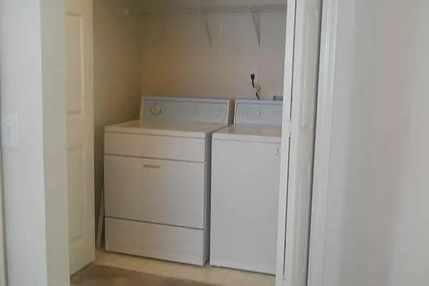 624 Eastwood Cir — Photo 22