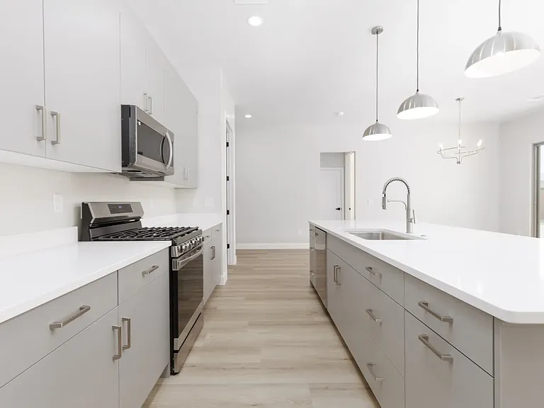 419 S 2250 W — Photo 15