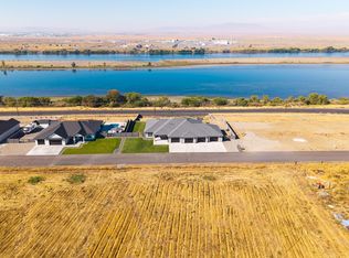 113 Columbia Bluff Ln, Pasco, WA 99301