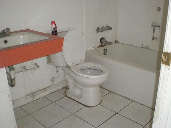 5th image of 1137 W Berkeley Ct