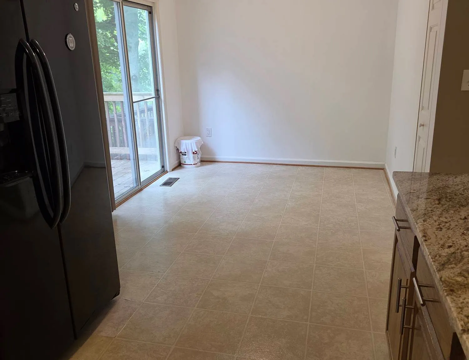 3 bed, 2.5 bath, 1496 sqft, $2,995 — Photo 2