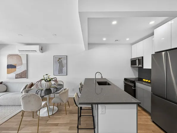 31-65 14th St #2R, Astoria, NY 11106