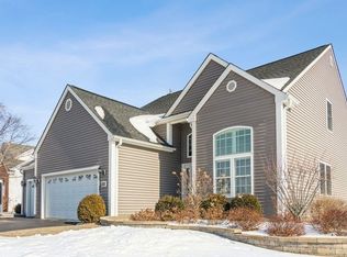 201 Burton Dr, Bartlett, IL 60103