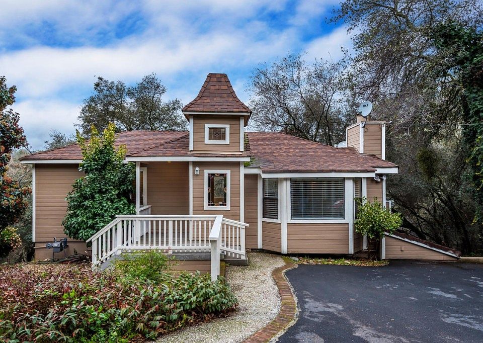 1st image of 334 Placerado Ave