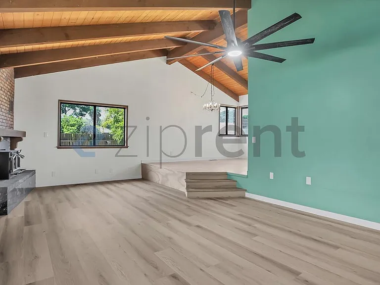 1196 Robinson Ct — Photo 3