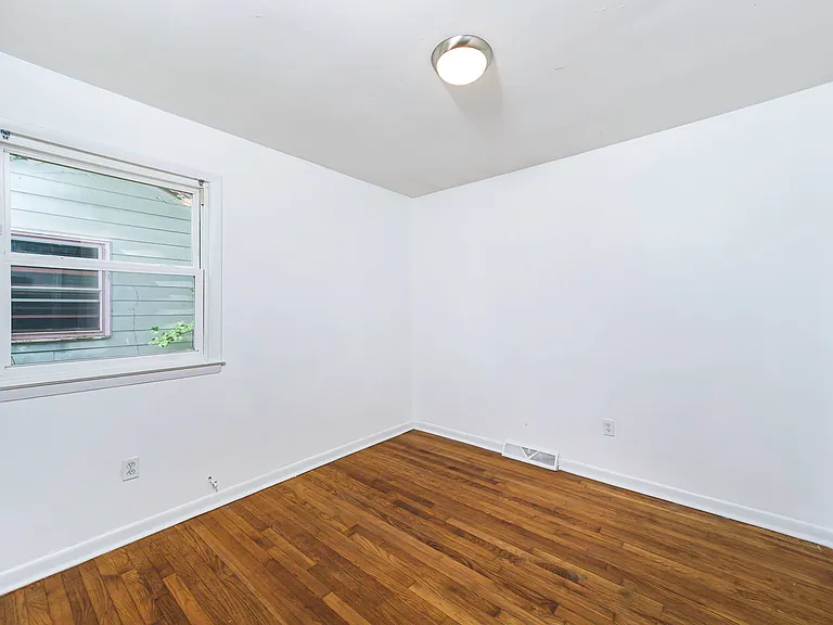 1208 Louis Ln — Photo 30