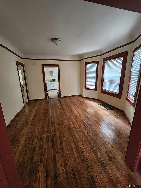 2 bed, 1.0 bath, 1296 sqft, $1,150 — Photo 4