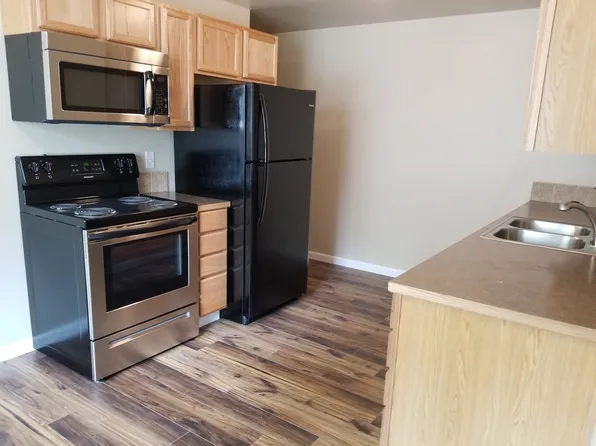 Spacious & Updated 3 bedrooms +large rec room 2 baths, landscaped, 2219 E Central Ave, Spokane, WA 99208